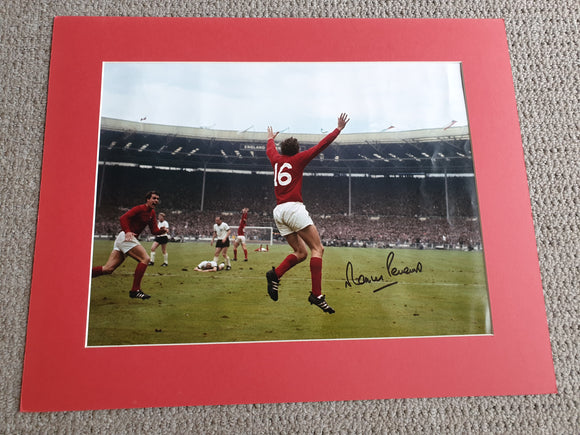 Signed Mounted Display Martin Peters England 1966 World Cup Final