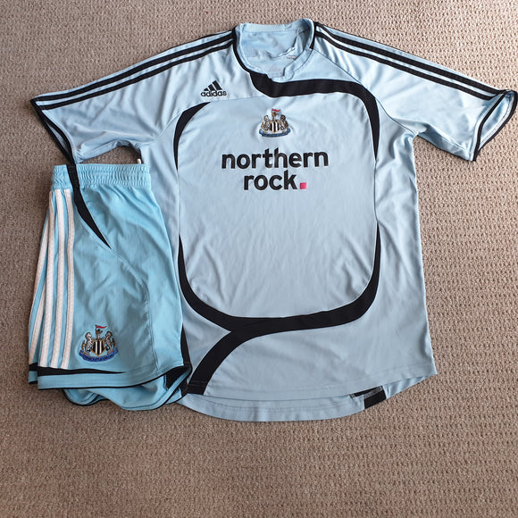 Newcastle United 2007/08 Away Shirt and Shorts