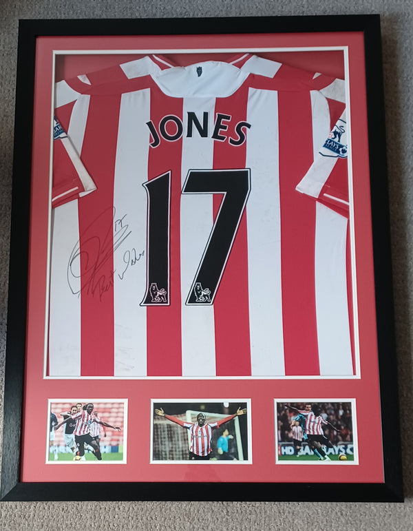 Sunderland Kenwyne Jones Match Worn and framed/signed shirt