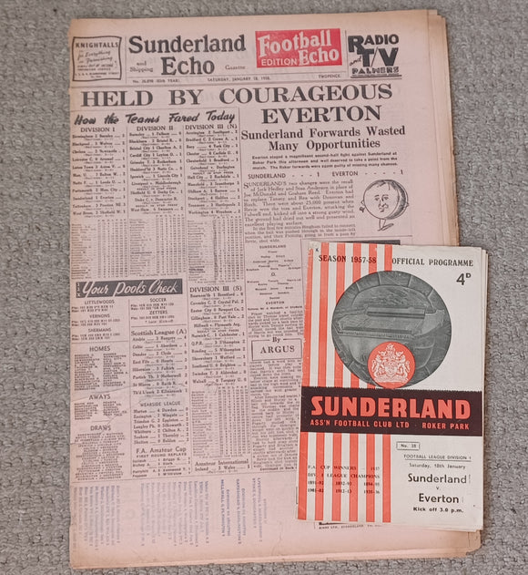 Sunderland v Everton Football Echo & Match Programme 1957/8
